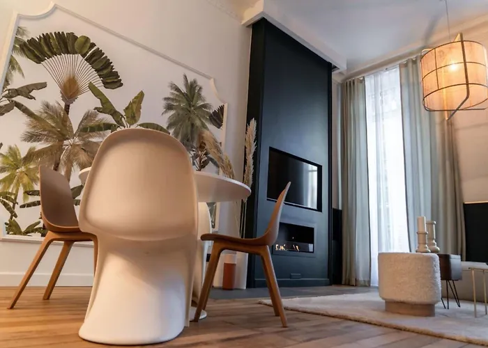 Beige Hospitalite - Coco - Hypercentre-2Chambres-Parking-Zen