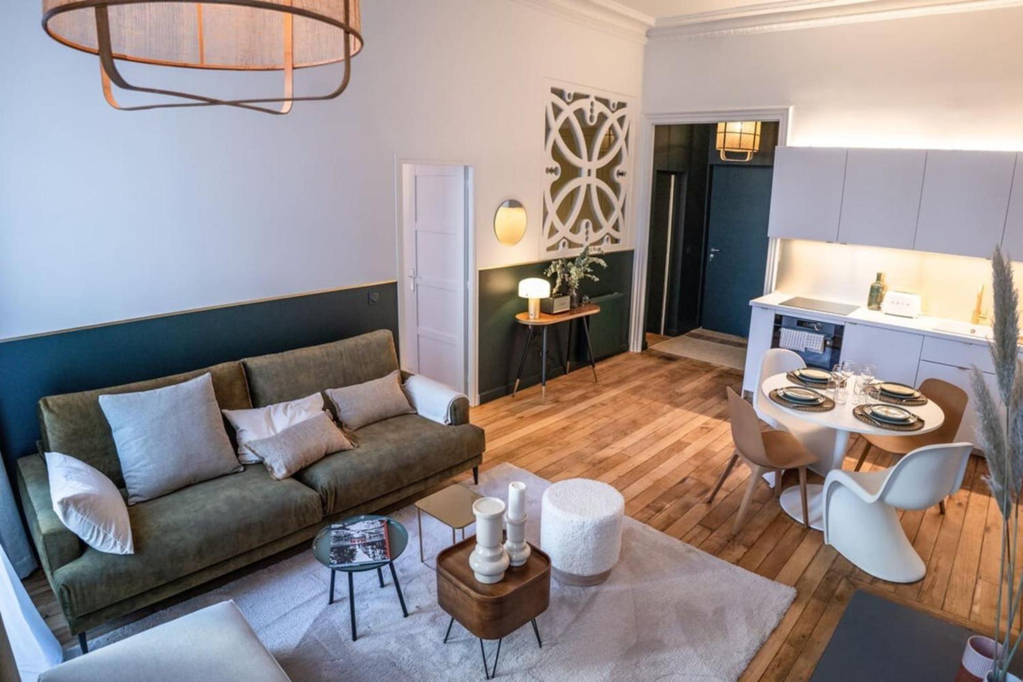 Beige Hospitalite - Coco - Hypercentre-2chambres-parking-zen Saint-Etienne (Loire)